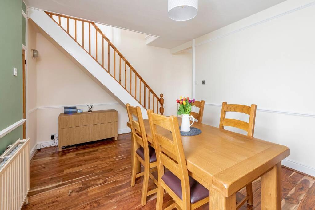 Spacious House - 2 Double Rooms - Street Parking - Garden Bath Extérieur photo