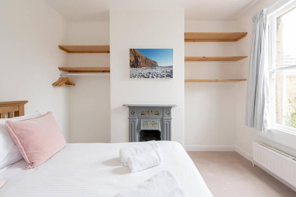 Spacious House - 2 Double Rooms - Street Parking - Garden Bath Extérieur photo