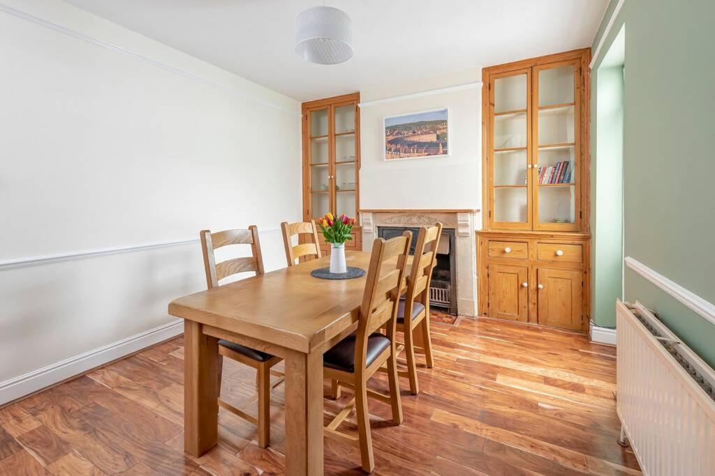 Spacious House - 2 Double Rooms - Street Parking - Garden Bath Extérieur photo