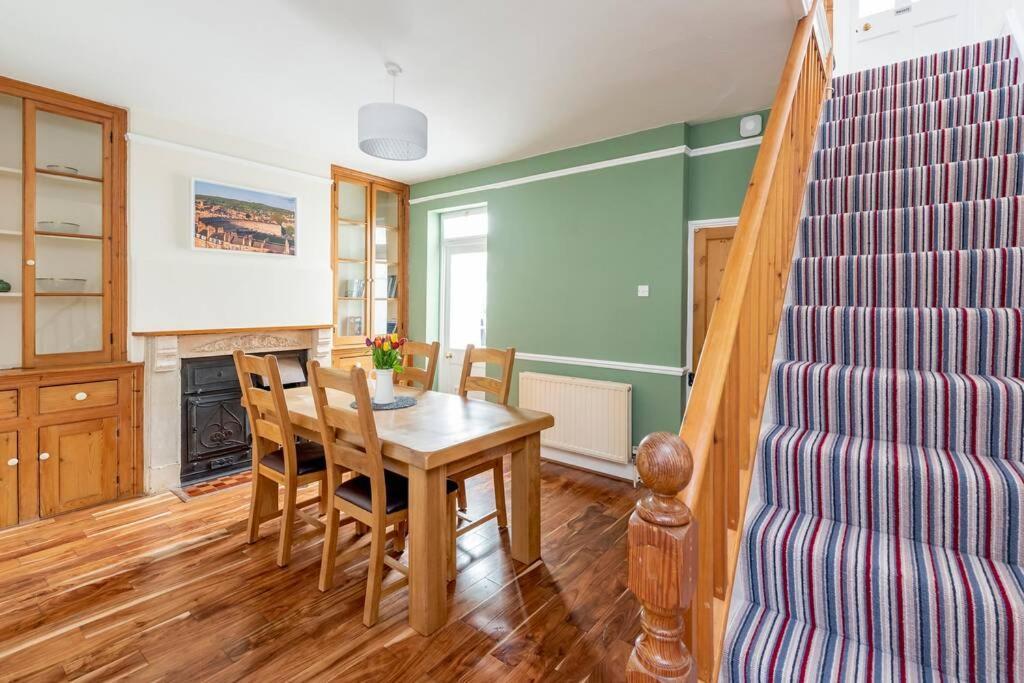 Spacious House - 2 Double Rooms - Street Parking - Garden Bath Extérieur photo